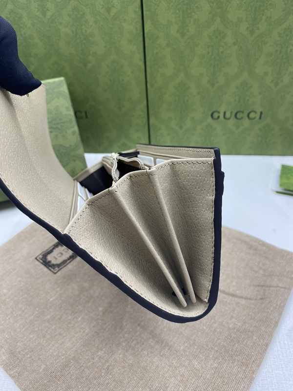 グッチ財布 レプリカ角部分ディテール